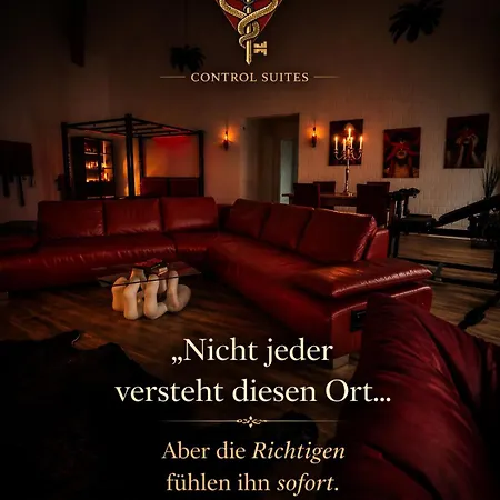 Daire Red Silence I Design Im Koblenz