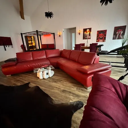 Daire Red Silence I Design Im Koblenz Bendorf