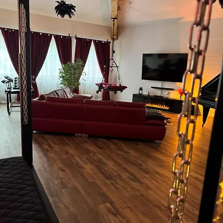 Red Silence I Design Im Koblenz Daire *