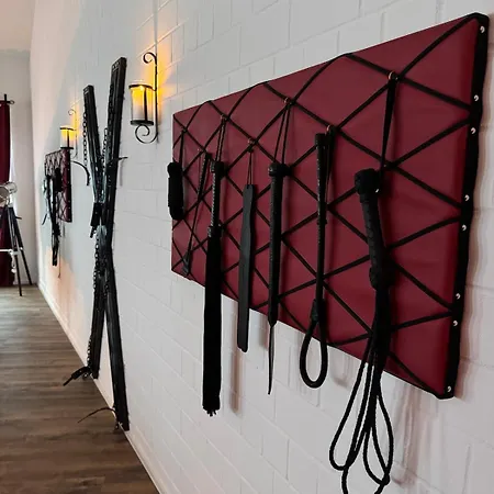 Red Silence I Design Im Koblenz Daire *