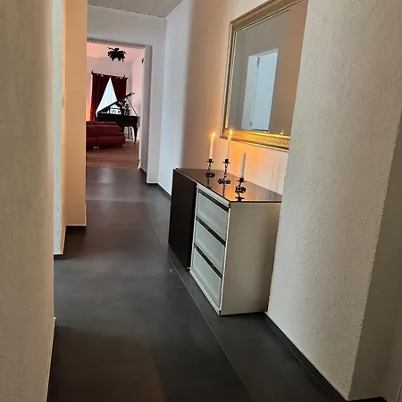 Red Silence I Design Im Koblenz Daire