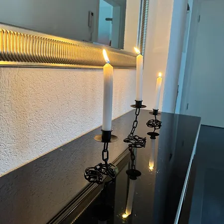 Daire Red Silence I Design Im Koblenz *