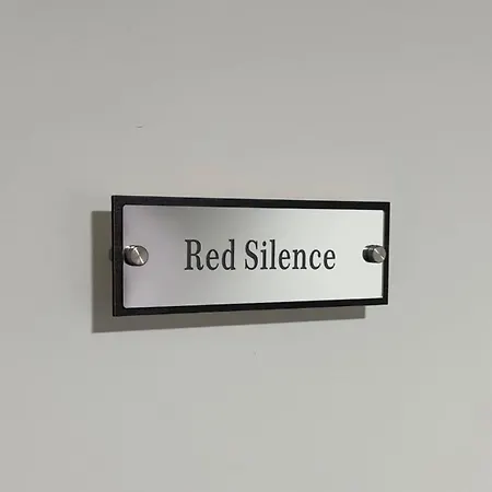 Daire Red Silence I Design Im Koblenz Bendorf